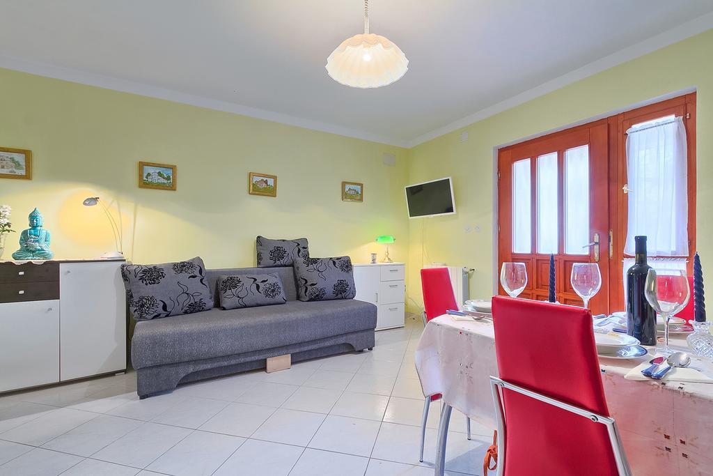 Apartments Valoda Nedescina Экстерьер фото