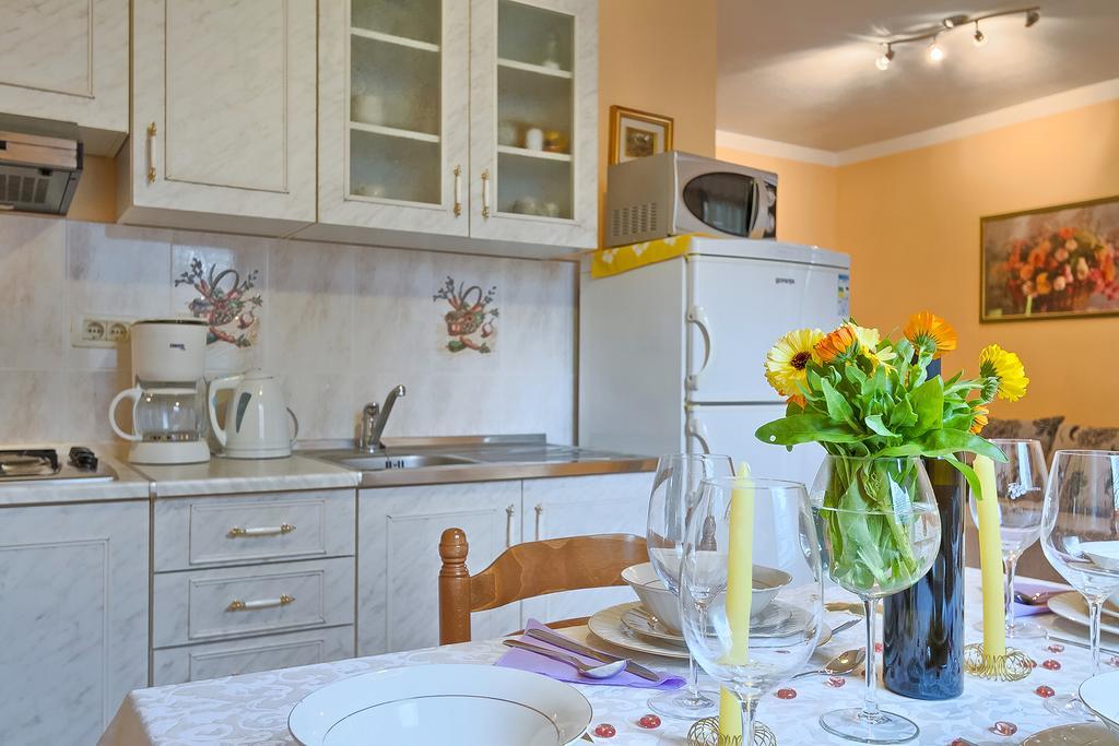 Apartments Valoda Nedescina Экстерьер фото