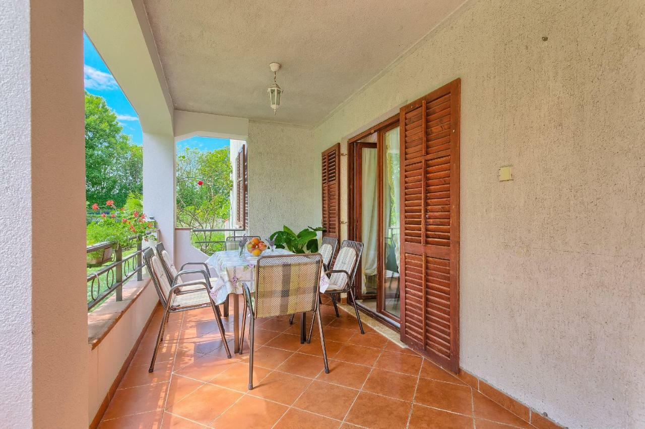 Apartments Valoda Nedescina Экстерьер фото